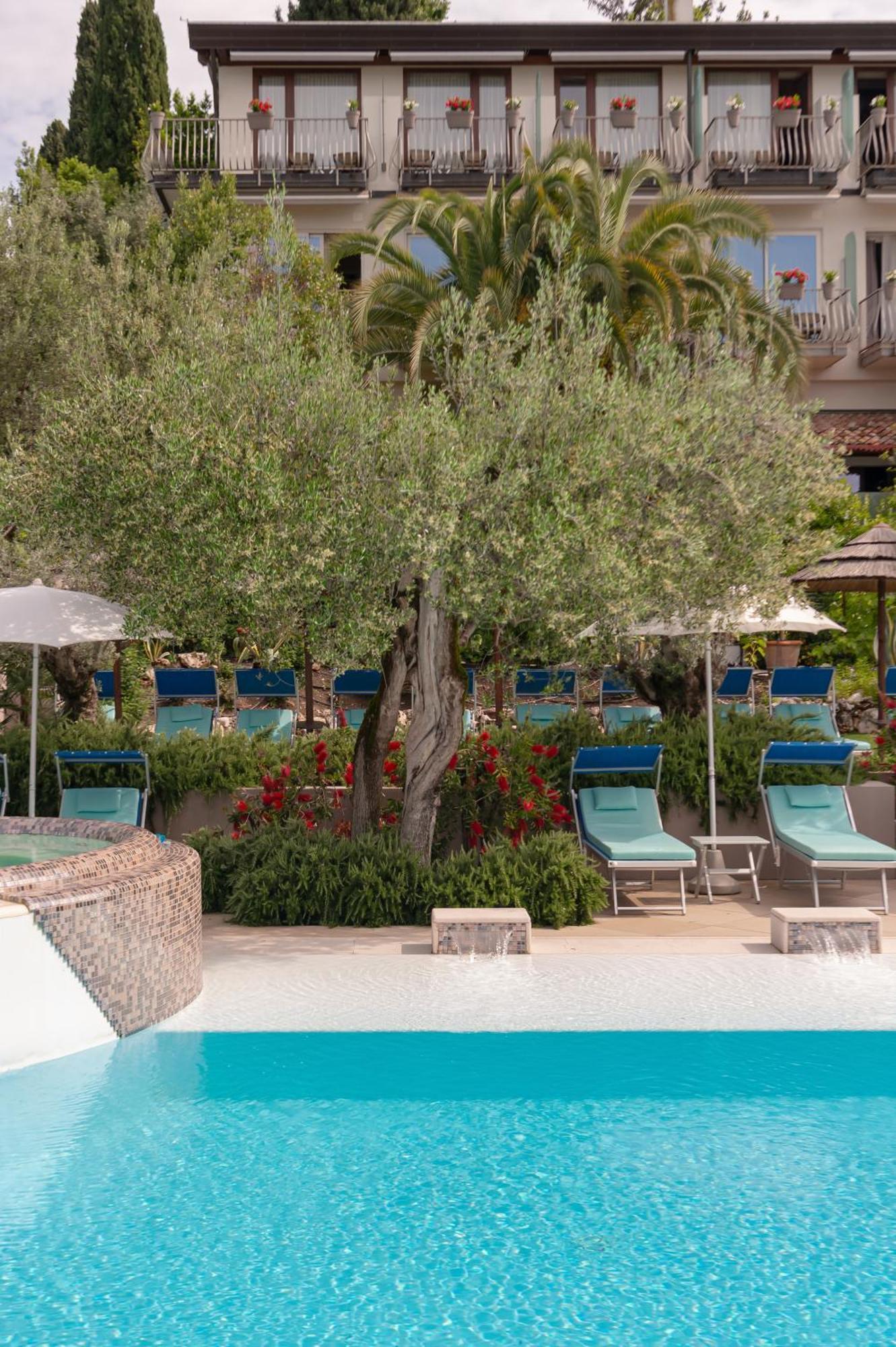 Olivi Hotel & Natural Spa Sirmione Bagian luar foto