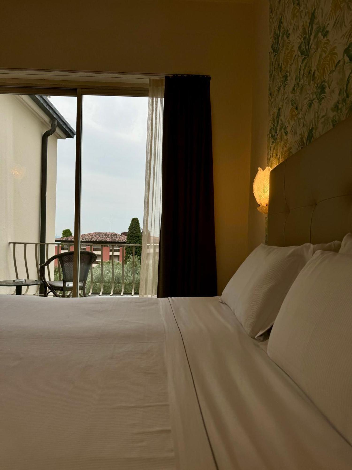 Olivi Hotel & Natural Spa Sirmione Bagian luar foto