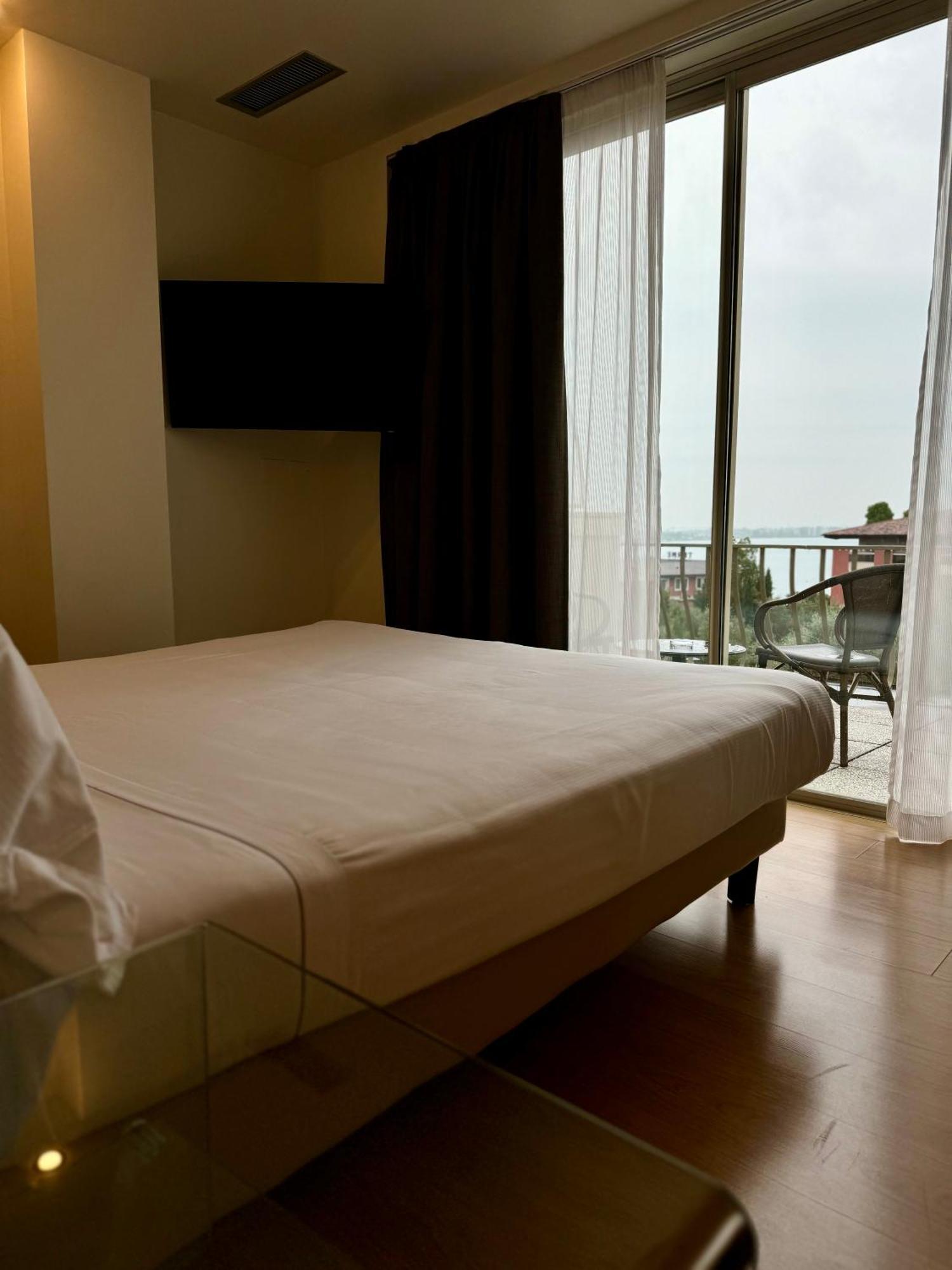 Olivi Hotel & Natural Spa Sirmione Bagian luar foto